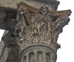EvoraTempioCapitello07angpostsx.jpg
