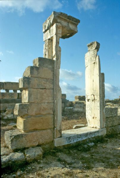 File:CireneTApolloPortale.jpg