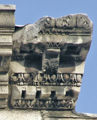 RomaTVestaCorniceMensole.jpg