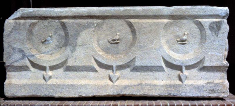 File:Sarcofago geometrico Antalya.jpg
