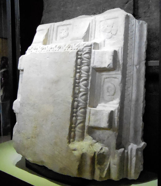 File:RomaSessorianoCornMens2.jpg