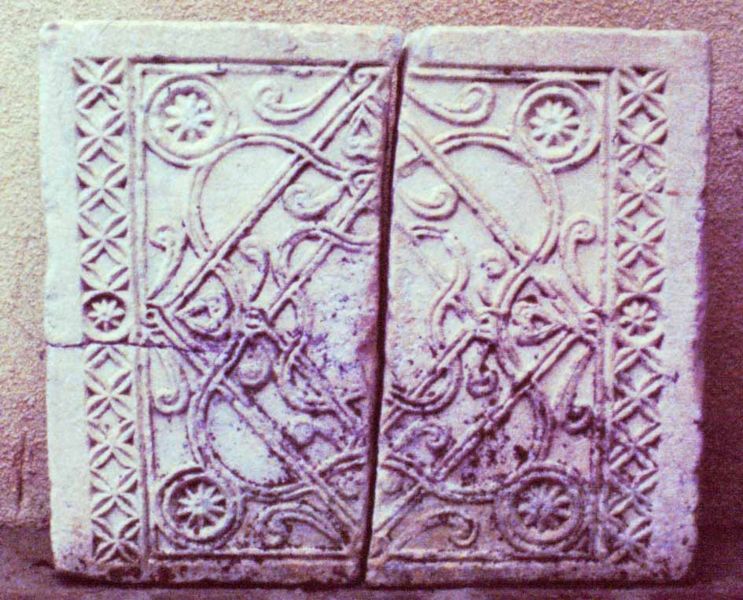 File:Lastra geometrica yalvac.jpg