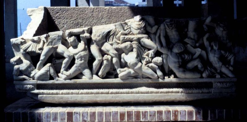 File:Sarcofago fregio Antalya.jpg